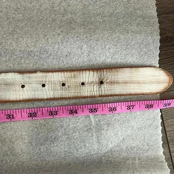 Levi’s Women Embellished Western Leather Belt - Picture 3 of 6